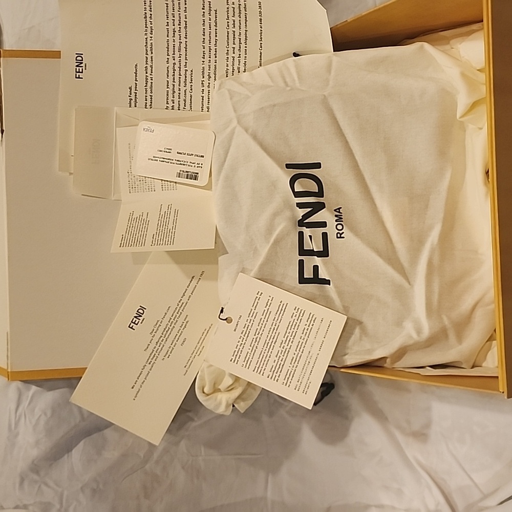 Fendi Black and Brown Logo Shoulder Bag - Picture 2 of 16
